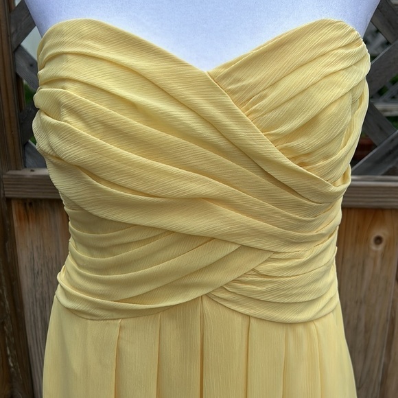 David’s Bridal Gorgeous Sunshine Yellow Formal Dress Size 8 style #F14847 - Picture 5 of 9
